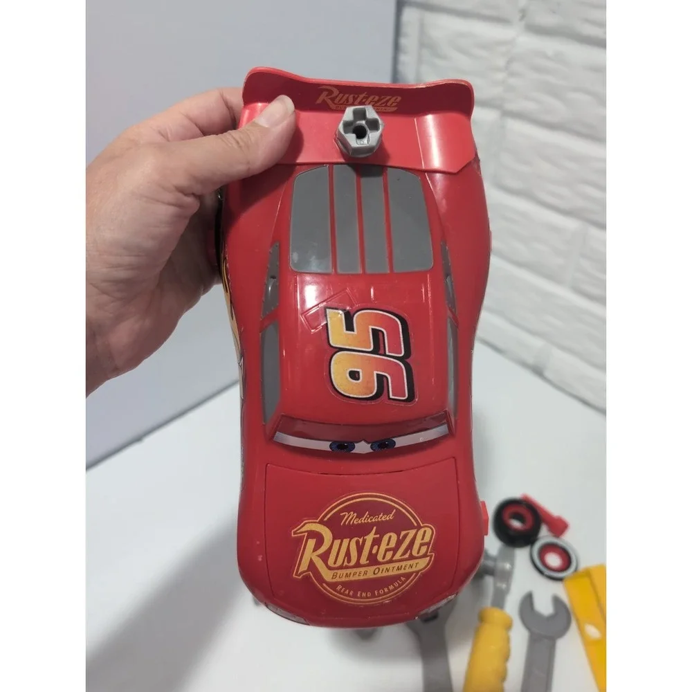 Disney Pixar Cars Lightning McQueen Car Builder And Tools